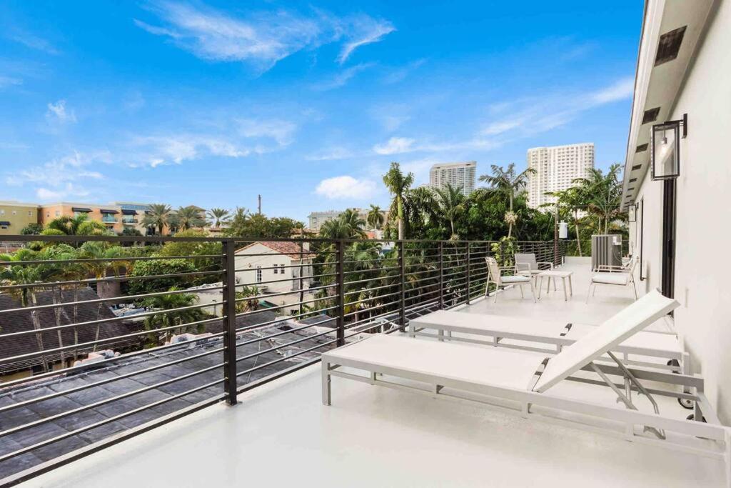 Luxury Paradise Walk To Las Olas -5 Mins To Beach فورت لودرديل المظهر الخارجي الصورة
