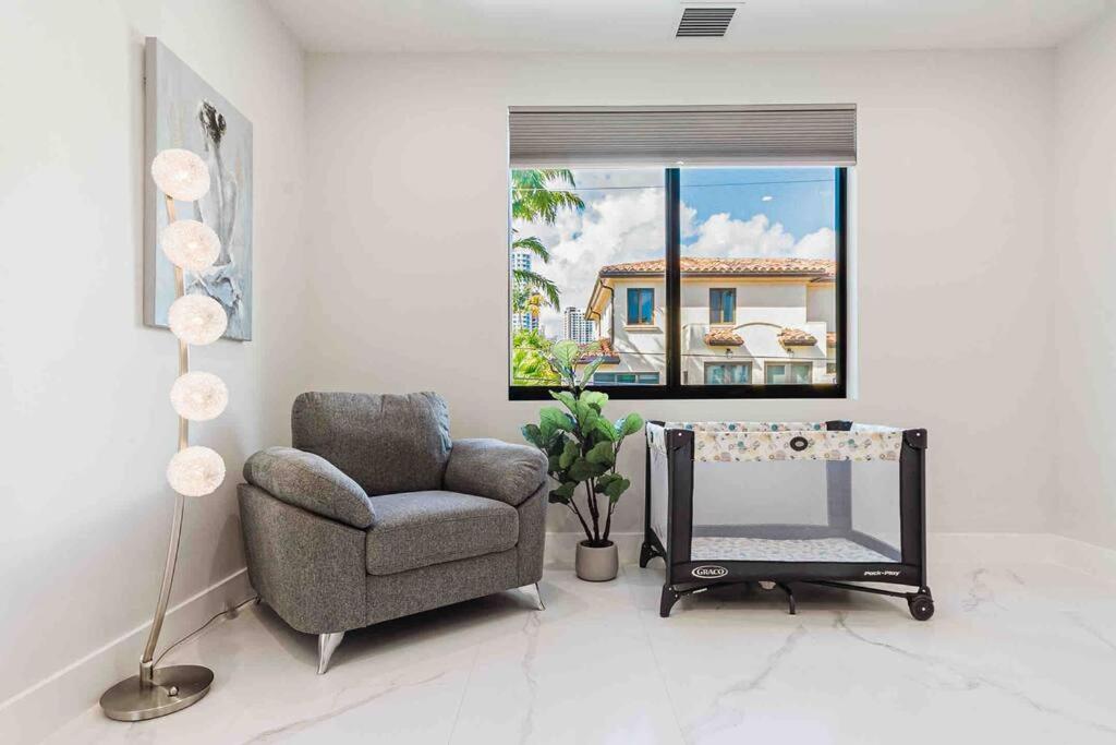 Luxury Paradise Walk To Las Olas -5 Mins To Beach فورت لودرديل المظهر الخارجي الصورة